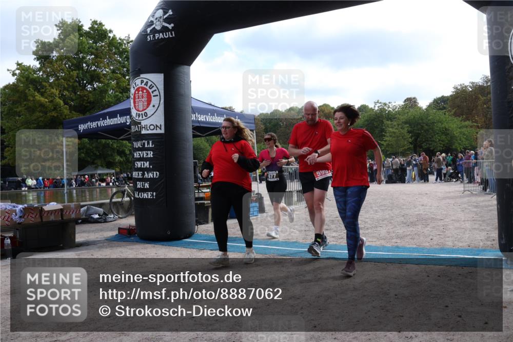 14.09.2025 - Stadtparktriathlon Strokosch-Dieckow http://msf.ph/oto/8887062 14.09.2025 11:32:46 Ziel 599, 677 meine-sportfotos.de