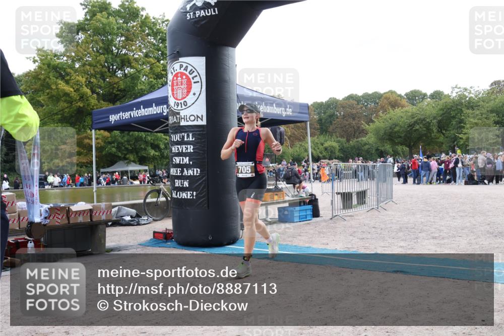 14.09.2025 - Stadtparktriathlon Strokosch-Dieckow http://msf.ph/oto/8887113 14.09.2025 11:33:33 Ziel 633, 705 meine-sportfotos.de
