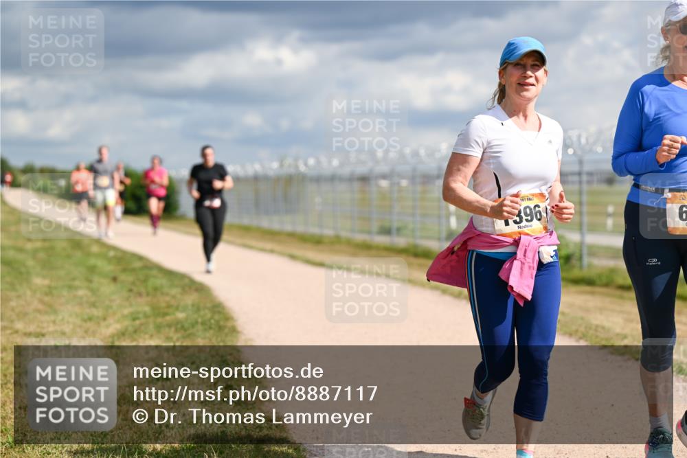14.09.2025 - Airport Race Dr. Thomas Lammeyer http://msf.ph/oto/8887117 14.09.2025 12:49:19 Laufen 396, 6 meine-sportfotos.de