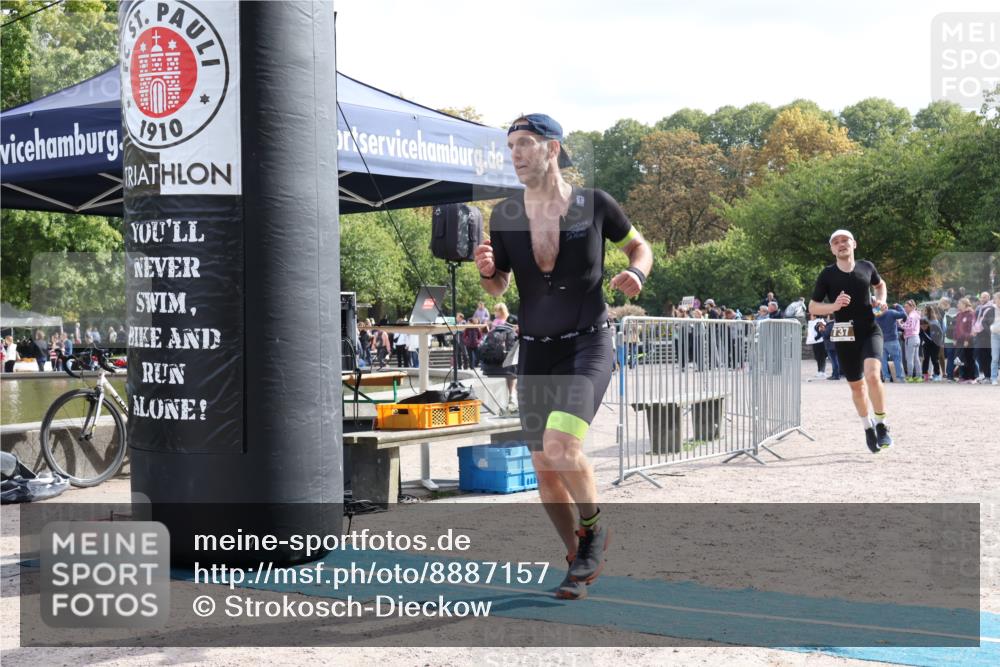 14.09.2025 - Stadtparktriathlon Strokosch-Dieckow http://msf.ph/oto/8887157 14.09.2025 11:34:28 Ziel 737, 782, 800, 804 meine-sportfotos.de