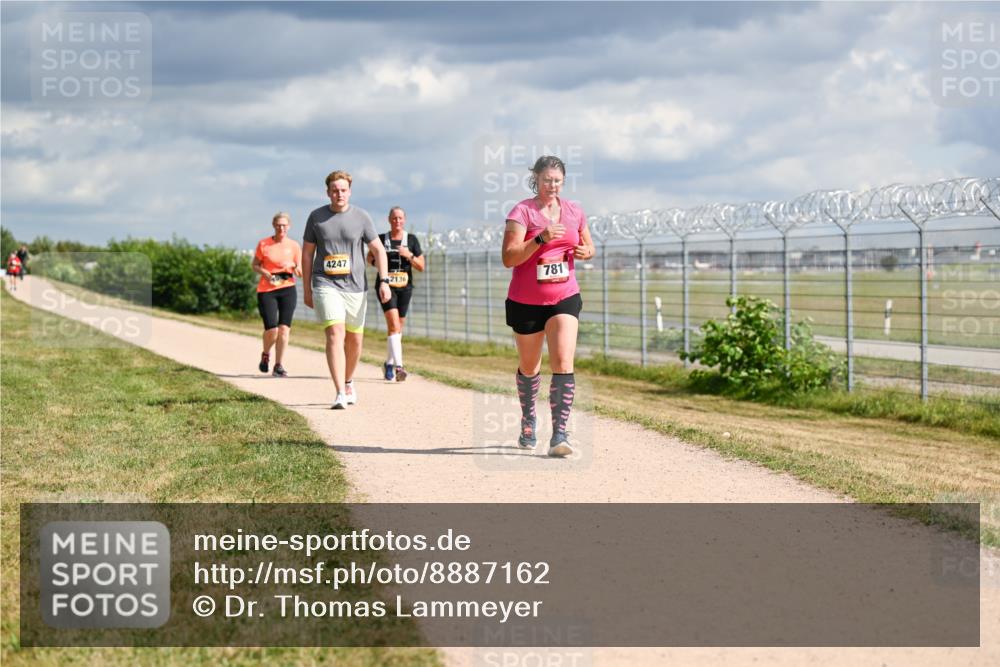 14.09.2025 - Airport Race Dr. Thomas Lammeyer http://msf.ph/oto/8887162 14.09.2025 12:49:29 Laufen 4247, 2136, 781 meine-sportfotos.de