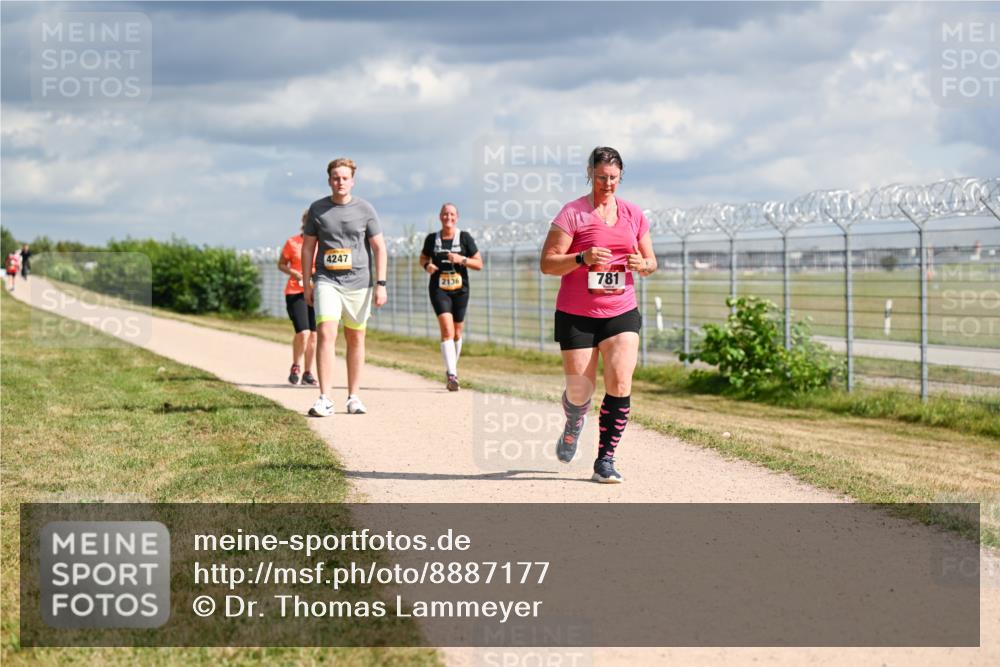 14.09.2025 - Airport Race Dr. Thomas Lammeyer http://msf.ph/oto/8887177 14.09.2025 12:49:30 Laufen 4247, 2136, 781 meine-sportfotos.de