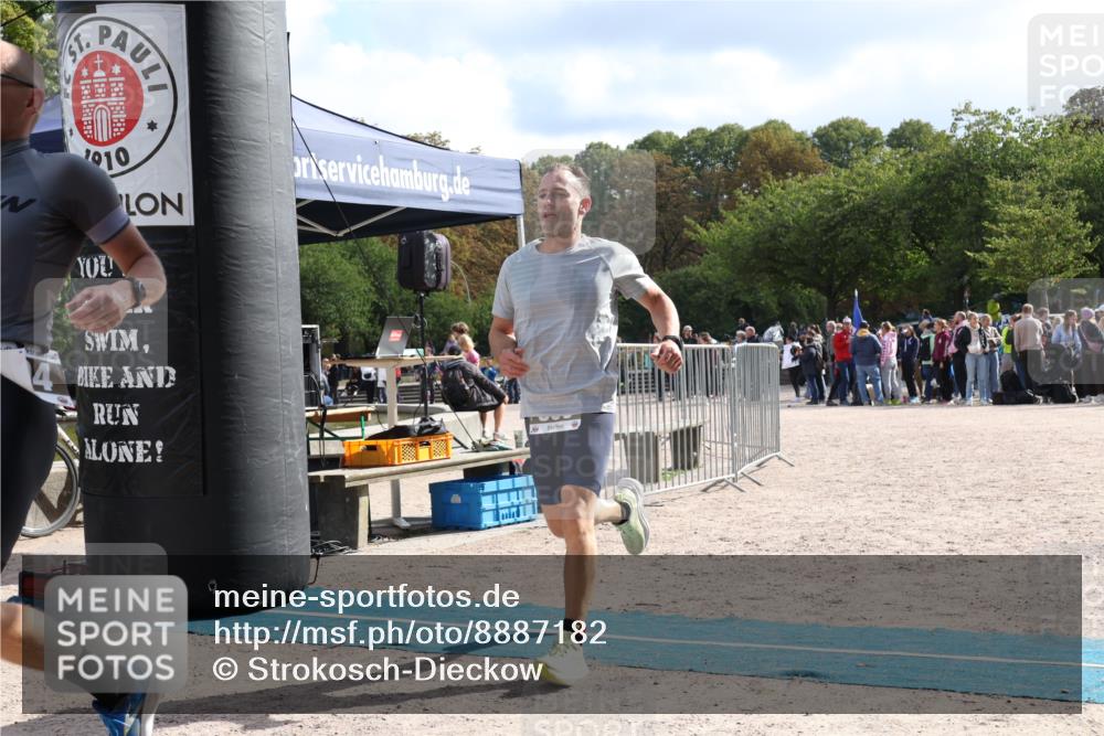 14.09.2025 - Stadtparktriathlon Strokosch-Dieckow http://msf.ph/oto/8887182 14.09.2025 11:34:35 Ziel 737, 800, 804 meine-sportfotos.de