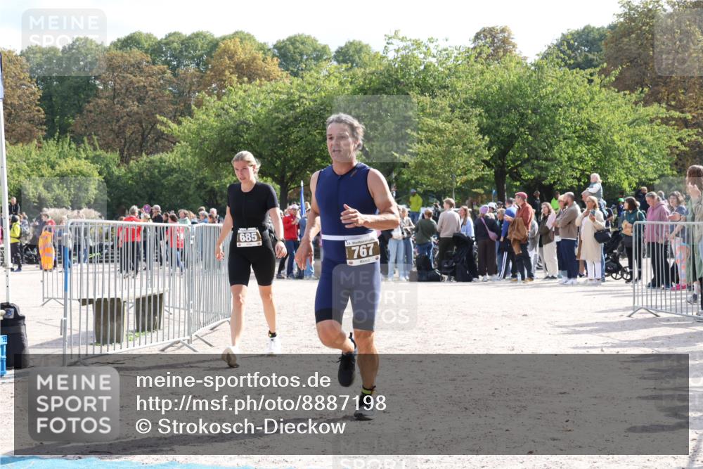 14.09.2025 - Stadtparktriathlon Strokosch-Dieckow http://msf.ph/oto/8887198 14.09.2025 11:34:56 Ziel 685, 767 meine-sportfotos.de