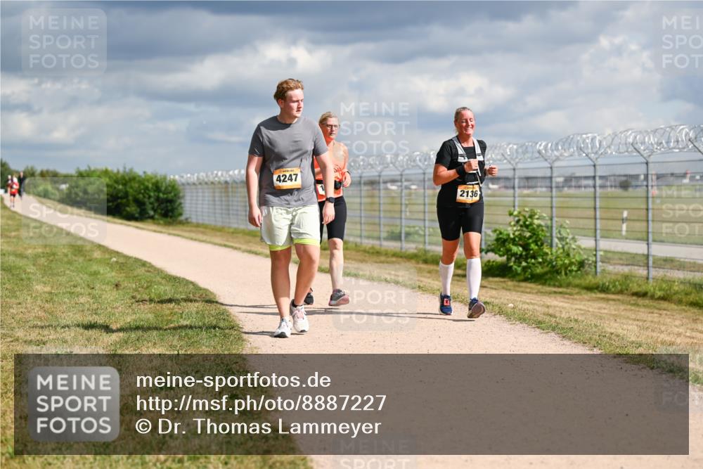 14.09.2025 - Airport Race Dr. Thomas Lammeyer http://msf.ph/oto/8887227 14.09.2025 12:49:33 Laufen 4247, 2136 meine-sportfotos.de