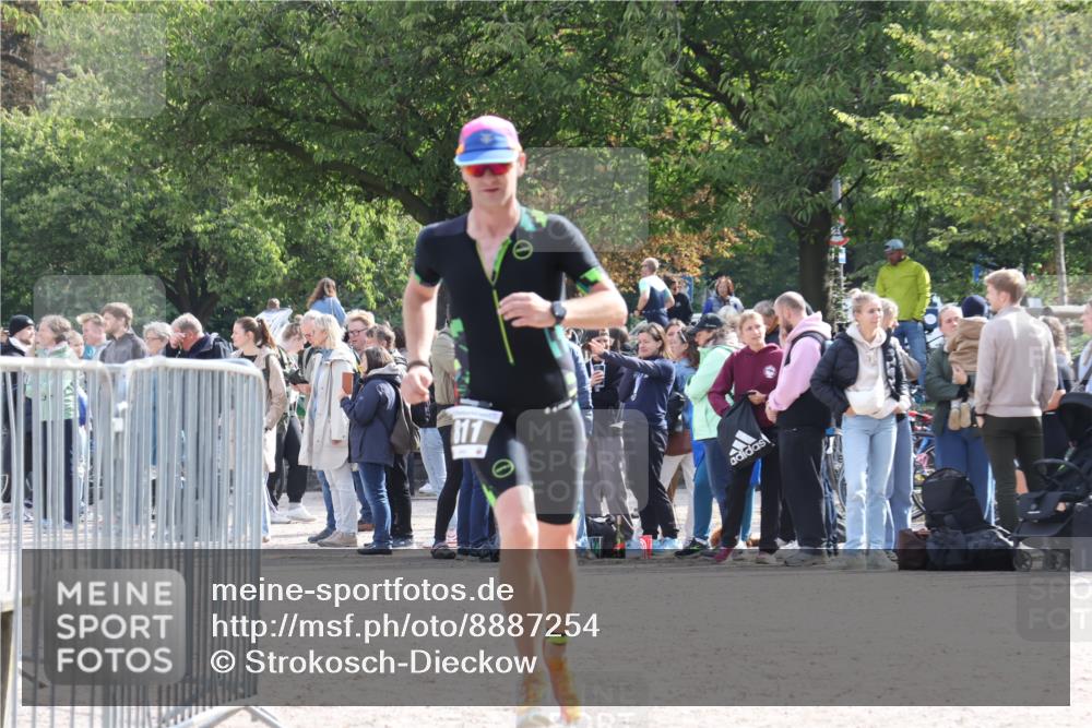 14.09.2025 - Stadtparktriathlon Strokosch-Dieckow http://msf.ph/oto/8887254 14.09.2025 11:35:21 Ziel 752, 811 meine-sportfotos.de
