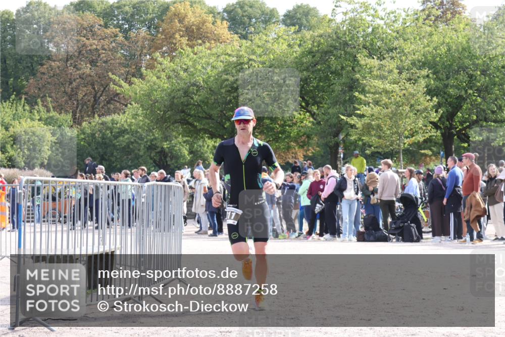 14.09.2025 - Stadtparktriathlon Strokosch-Dieckow http://msf.ph/oto/8887258 14.09.2025 11:35:22 Ziel 750, 752, 811 meine-sportfotos.de