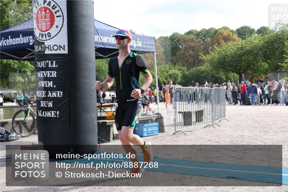 14.09.2025 - Stadtparktriathlon Strokosch-Dieckow http://msf.ph/oto/8887268 14.09.2025 11:35:23 Ziel 750, 752, 811 meine-sportfotos.de