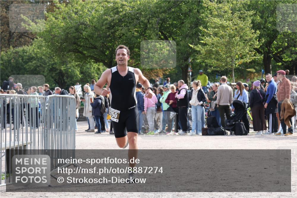 14.09.2025 - Stadtparktriathlon Strokosch-Dieckow http://msf.ph/oto/8887274 14.09.2025 11:35:27 Ziel 750, 811 meine-sportfotos.de