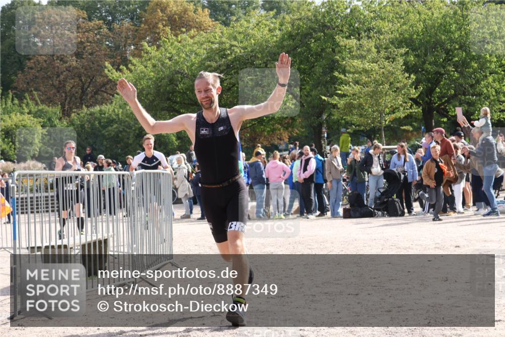14.09.2025 - Stadtparktriathlon Strokosch-Dieckow http://msf.ph/oto/8887349 14.09.2025 11:36:35 Ziel 650, 700, 716, 799 meine-sportfotos.de