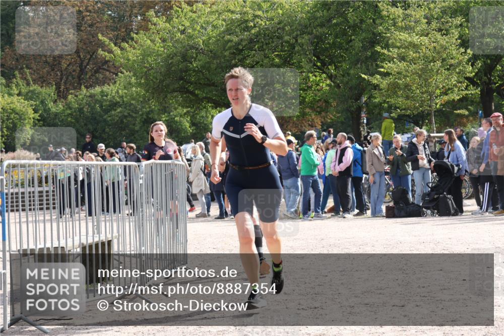 14.09.2025 - Stadtparktriathlon Strokosch-Dieckow http://msf.ph/oto/8887354 14.09.2025 11:36:37 Ziel 650, 700, 716, 799 meine-sportfotos.de