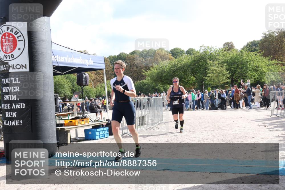14.09.2025 - Stadtparktriathlon Strokosch-Dieckow http://msf.ph/oto/8887356 14.09.2025 11:36:39 Ziel 650, 700, 716, 799 meine-sportfotos.de