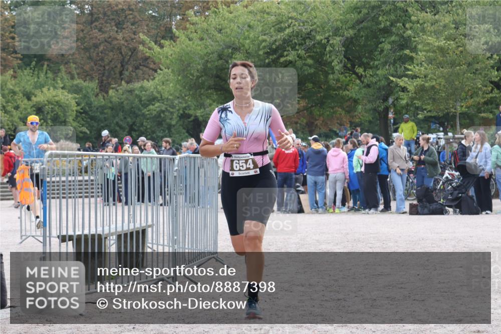 14.09.2025 - Stadtparktriathlon Strokosch-Dieckow http://msf.ph/oto/8887398 14.09.2025 11:37:53 Ziel 654, 753 meine-sportfotos.de