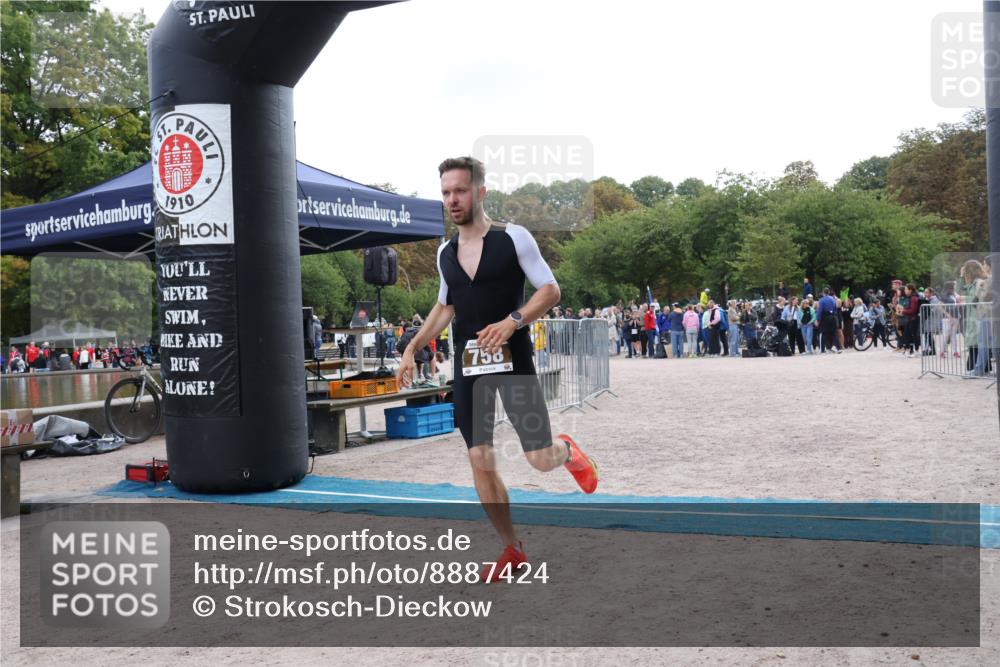 14.09.2025 - Stadtparktriathlon Strokosch-Dieckow http://msf.ph/oto/8887424 14.09.2025 11:38:17 Ziel 758, 787 meine-sportfotos.de