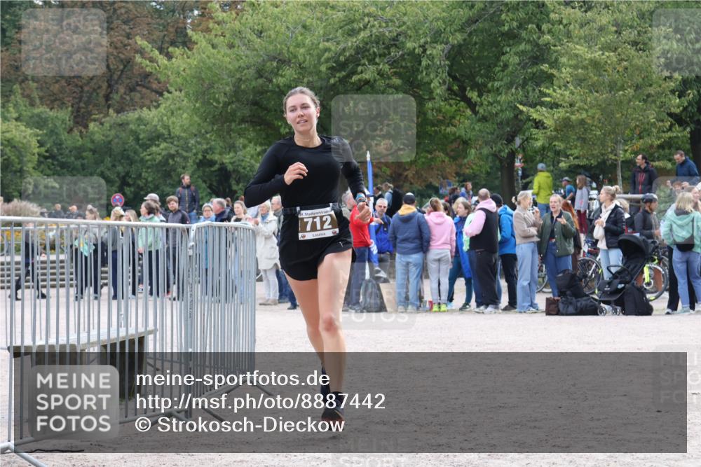 14.09.2025 - Stadtparktriathlon Strokosch-Dieckow http://msf.ph/oto/8887442 14.09.2025 11:38:57 Ziel 712, 728 meine-sportfotos.de