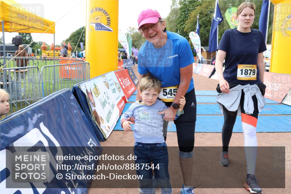 14.09.2025 - Airport Race Strokosch-Dieckow http://msf.ph/oto/8887544 14.09.2025 12:55:37 Ziel 543, 1429, 1841, 1879 meine-sportfotos.de
