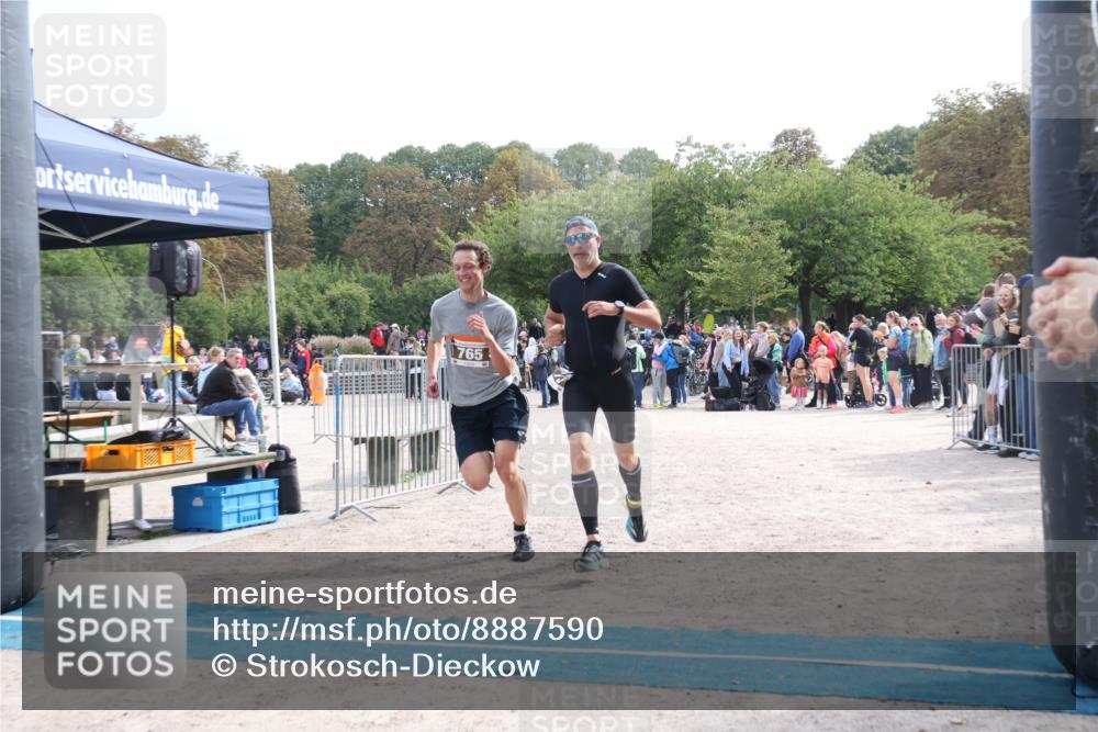 14.09.2025 - Stadtparktriathlon Strokosch-Dieckow http://msf.ph/oto/8887590 14.09.2025 11:43:57 Ziel 732, 765 meine-sportfotos.de