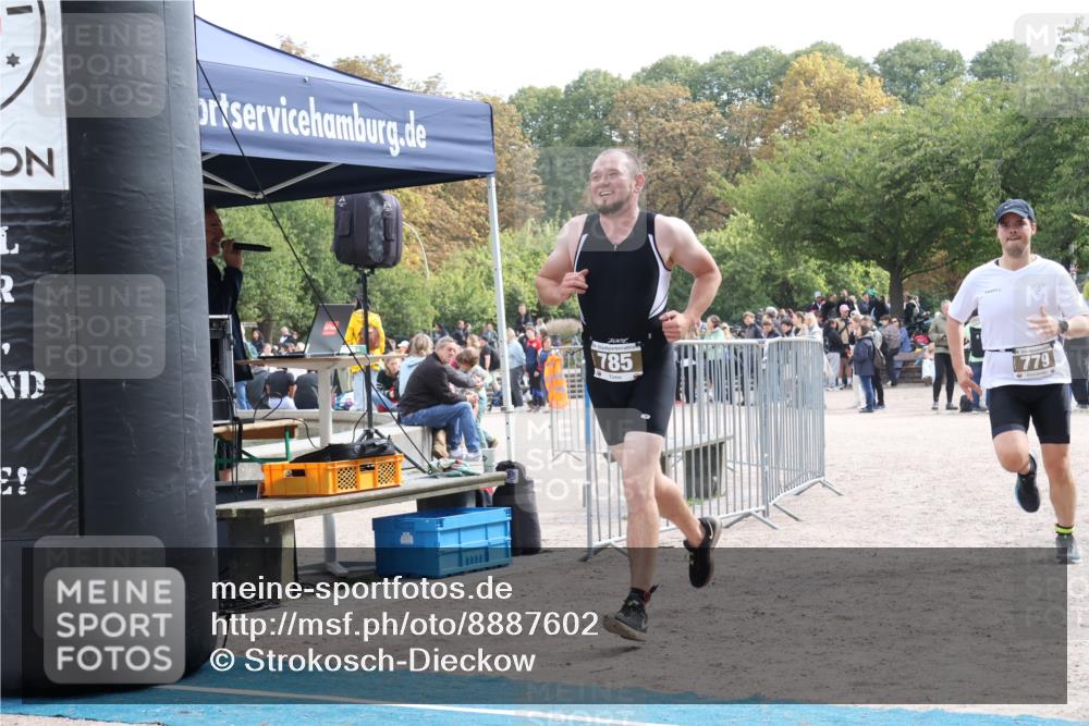 14.09.2025 - Stadtparktriathlon Strokosch-Dieckow http://msf.ph/oto/8887602 14.09.2025 11:44:24 Ziel 779, 785 meine-sportfotos.de