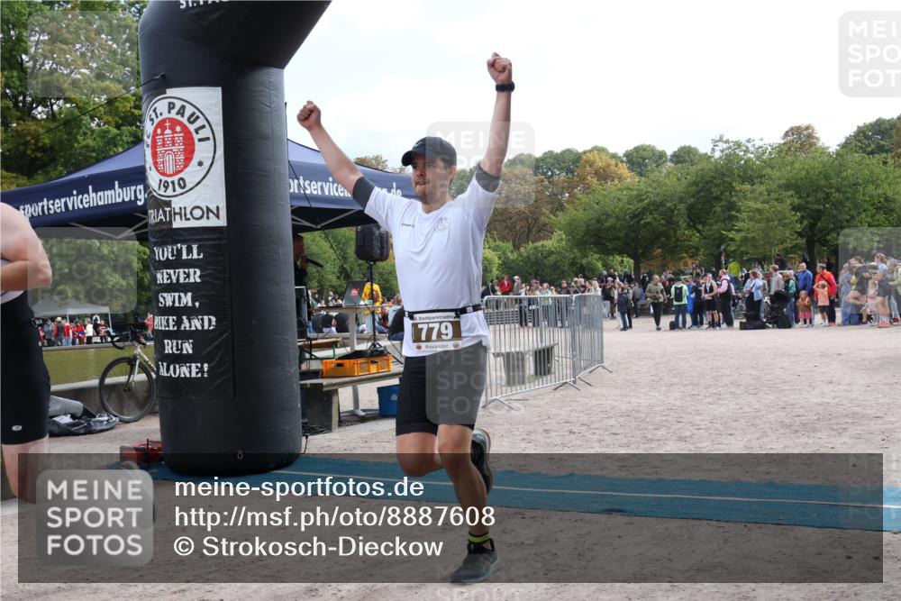 14.09.2025 - Stadtparktriathlon Strokosch-Dieckow http://msf.ph/oto/8887608 14.09.2025 11:44:25 Ziel 779, 785 meine-sportfotos.de