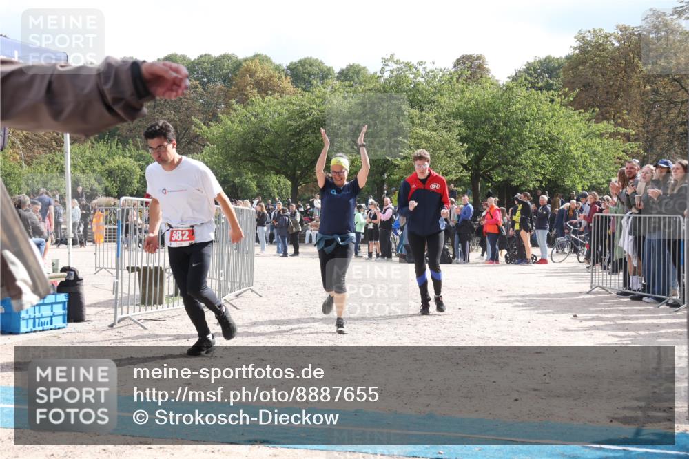 14.09.2025 - Stadtparktriathlon Strokosch-Dieckow http://msf.ph/oto/8887655 14.09.2025 11:46:07 Ziel 582 meine-sportfotos.de