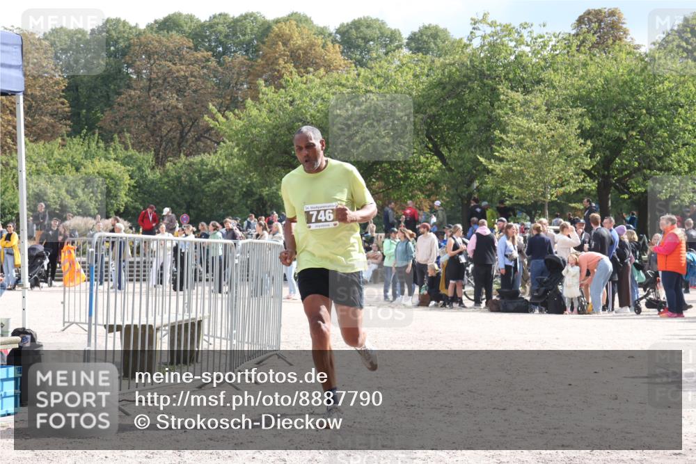 14.09.2025 - Stadtparktriathlon Strokosch-Dieckow http://msf.ph/oto/8887790 14.09.2025 11:50:02 Ziel 746 meine-sportfotos.de
