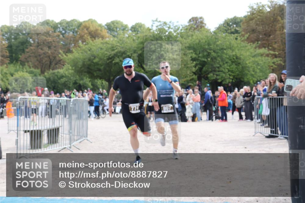 14.09.2025 - Stadtparktriathlon Strokosch-Dieckow http://msf.ph/oto/8887827 14.09.2025 11:51:02 Ziel 774, 807 meine-sportfotos.de