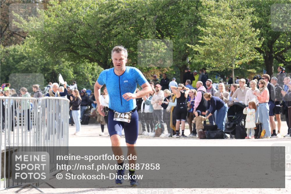 14.09.2025 - Stadtparktriathlon Strokosch-Dieckow http://msf.ph/oto/8887858 14.09.2025 11:52:37 Ziel 744 meine-sportfotos.de