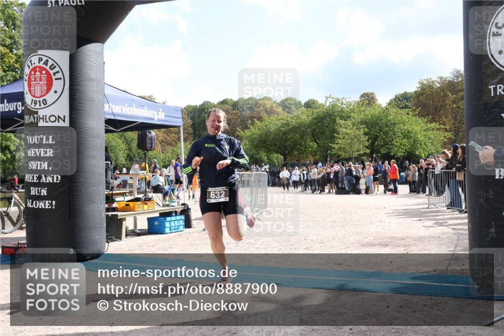 14.09.2025 - Stadtparktriathlon Strokosch-Dieckow http://msf.ph/oto/8887900 14.09.2025 11:53:31 Ziel 632, 671 meine-sportfotos.de