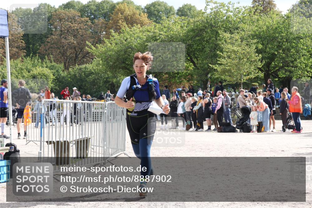 14.09.2025 - Stadtparktriathlon Strokosch-Dieckow http://msf.ph/oto/8887902 14.09.2025 11:53:36 Ziel 632, 671 meine-sportfotos.de
