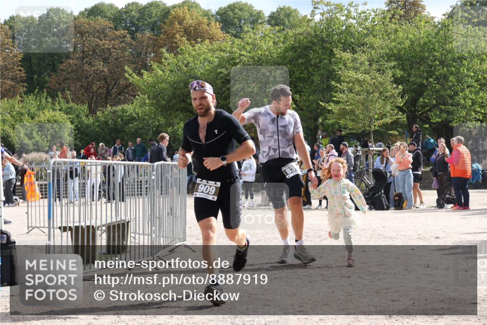 14.09.2025 - Stadtparktriathlon Strokosch-Dieckow http://msf.ph/oto/8887919 14.09.2025 11:54:04 Ziel 831, 909 meine-sportfotos.de