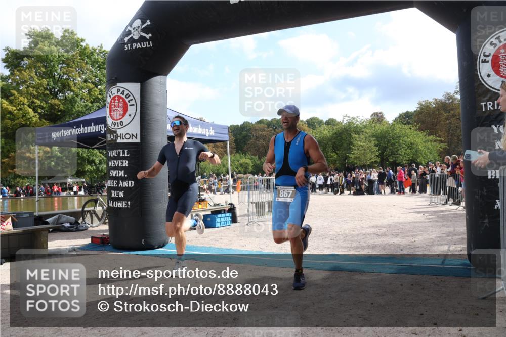 14.09.2025 - Stadtparktriathlon Strokosch-Dieckow http://msf.ph/oto/8888043 14.09.2025 11:58:46 Ziel 848, 867, 872 meine-sportfotos.de