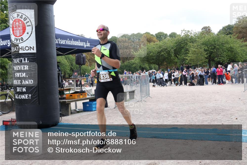 14.09.2025 - Stadtparktriathlon Strokosch-Dieckow http://msf.ph/oto/8888106 14.09.2025 12:00:11 Ziel 835, 838 meine-sportfotos.de