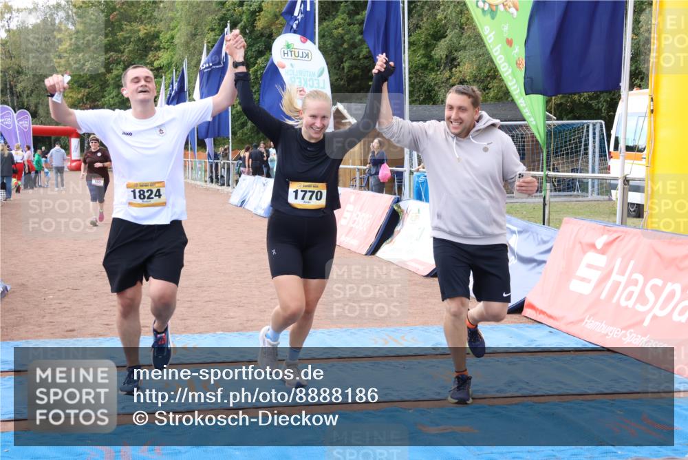 14.09.2025 - Airport Race Strokosch-Dieckow http://msf.ph/oto/8888186 14.09.2025 12:58:12 Ziel 165, 1824, 2131 meine-sportfotos.de
