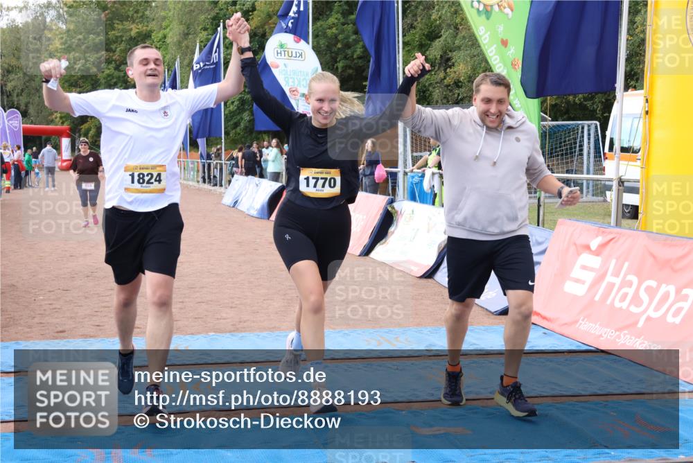 14.09.2025 - Airport Race Strokosch-Dieckow http://msf.ph/oto/8888193 14.09.2025 12:58:12 Ziel 165, 1824, 2131 meine-sportfotos.de