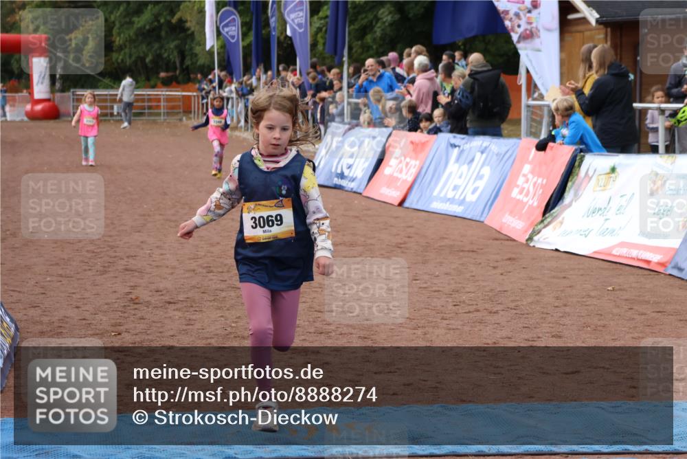 14.09.2025 - Airport Race Strokosch-Dieckow http://msf.ph/oto/8888274 14.09.2025 10:31:42 Ziel 3069, 3243, 3348 meine-sportfotos.de