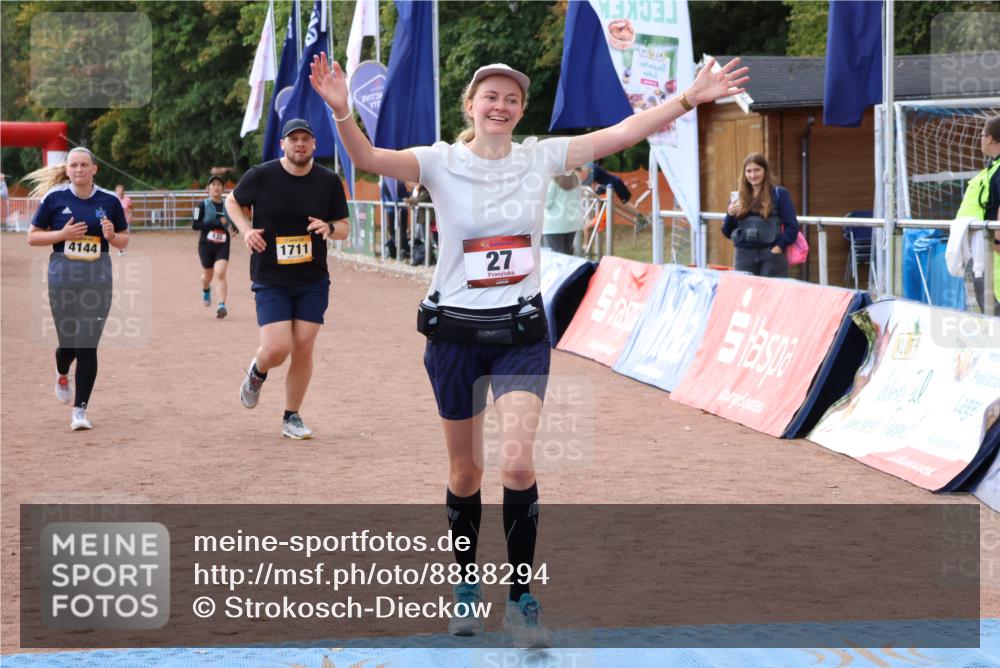 14.09.2025 - Airport Race Strokosch-Dieckow http://msf.ph/oto/8888294 14.09.2025 12:58:49 Ziel 27, 132, 1711, 4144 meine-sportfotos.de