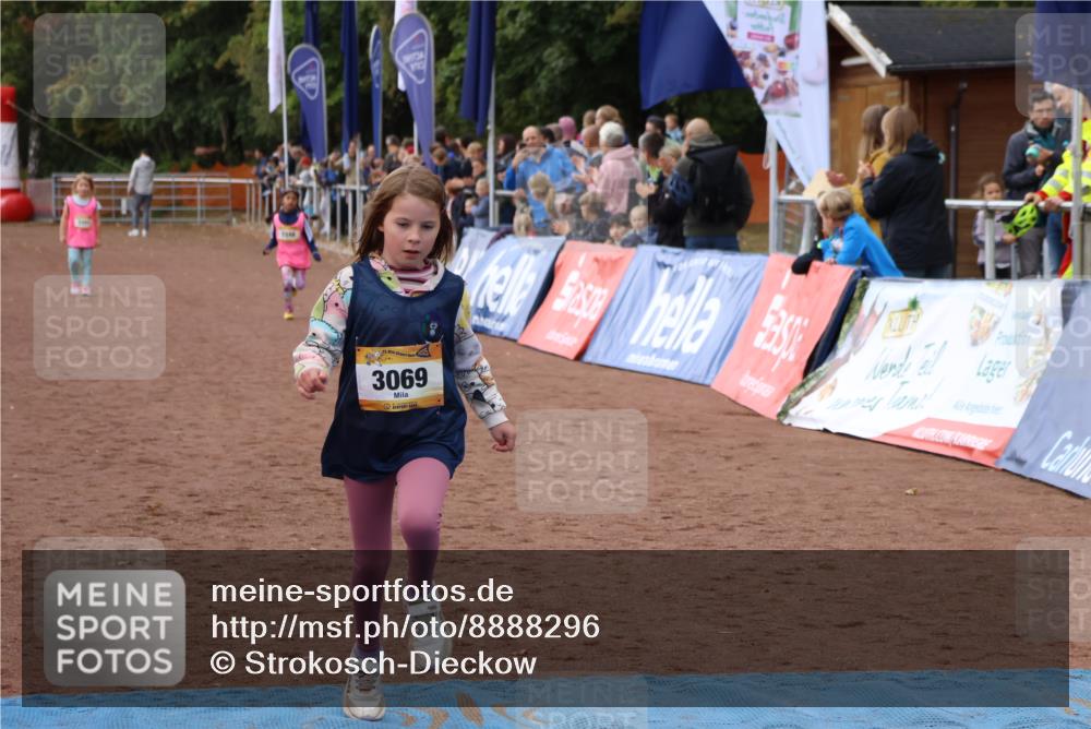 14.09.2025 - Airport Race Strokosch-Dieckow http://msf.ph/oto/8888296 14.09.2025 10:31:42 Ziel 3069, 3243, 3348 meine-sportfotos.de