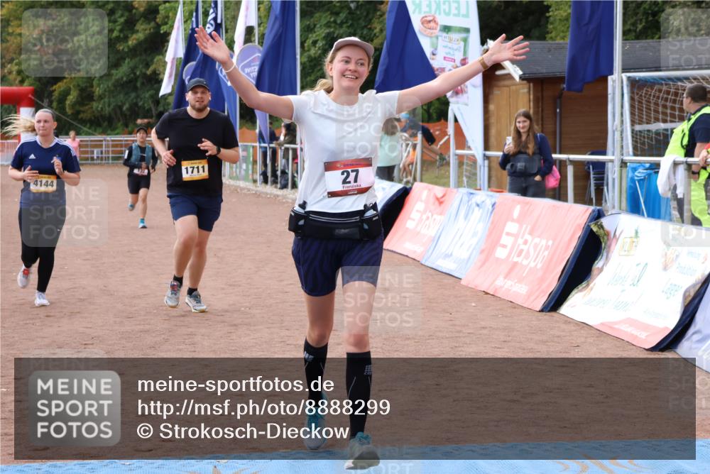 14.09.2025 - Airport Race Strokosch-Dieckow http://msf.ph/oto/8888299 14.09.2025 12:58:49 Ziel 27, 132, 1711, 4144 meine-sportfotos.de