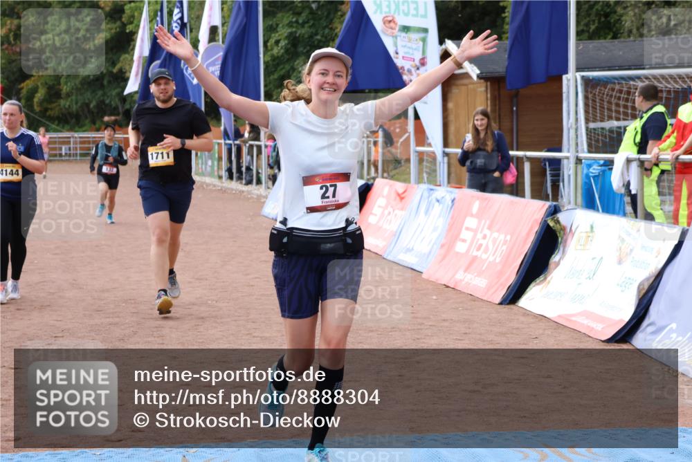 14.09.2025 - Airport Race Strokosch-Dieckow http://msf.ph/oto/8888304 14.09.2025 12:58:49 Ziel 27, 132, 1711, 4144 meine-sportfotos.de