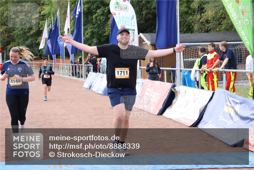 14.09.2025 - Airport Race Strokosch-Dieckow http://msf.ph/oto/8888339 14.09.2025 12:58:51 Ziel 27, 132, 1711, 4144 meine-sportfotos.de