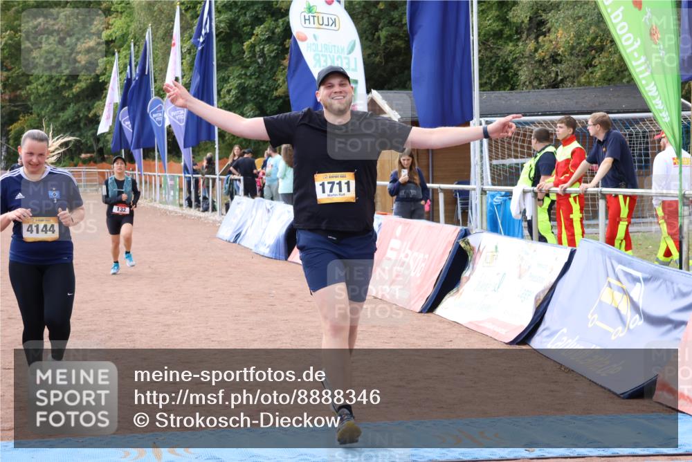 14.09.2025 - Airport Race Strokosch-Dieckow http://msf.ph/oto/8888346 14.09.2025 12:58:51 Ziel 27, 132, 1711, 4144 meine-sportfotos.de
