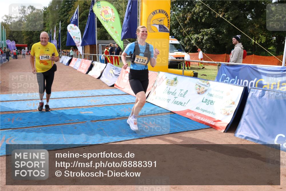 14.09.2025 - Airport Race Strokosch-Dieckow http://msf.ph/oto/8888391 14.09.2025 12:59:34 Ziel 995, 2132, 2142 meine-sportfotos.de