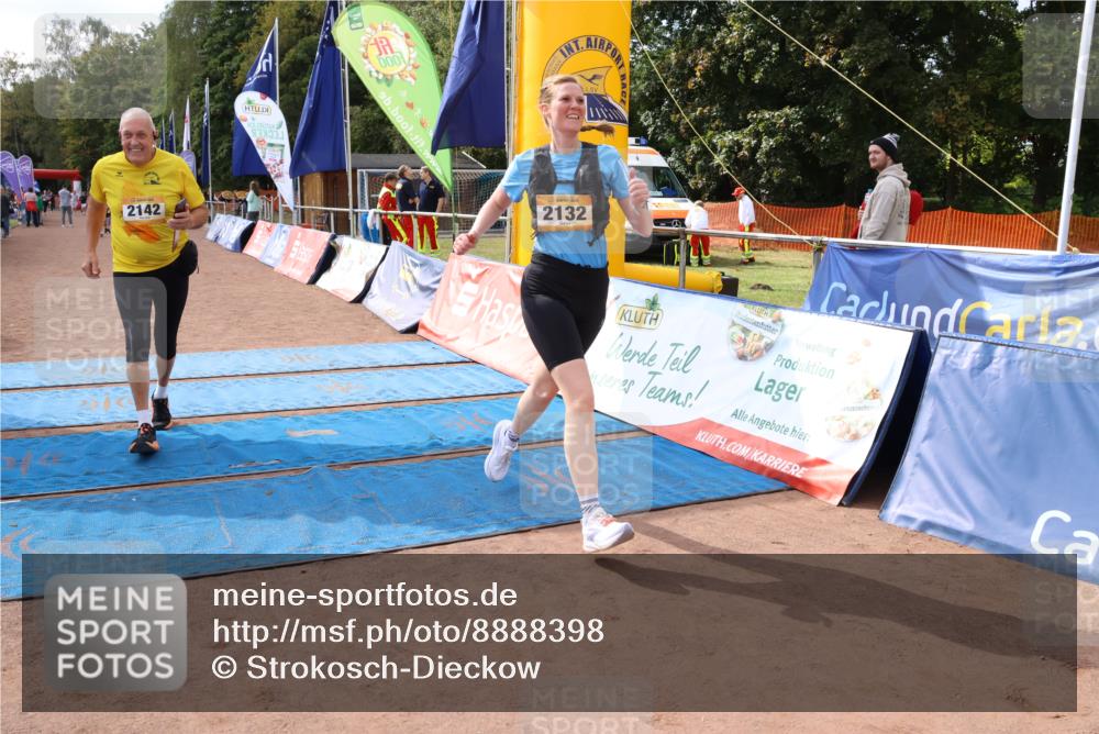 14.09.2025 - Airport Race Strokosch-Dieckow http://msf.ph/oto/8888398 14.09.2025 12:59:34 Ziel 995, 2132, 2142 meine-sportfotos.de