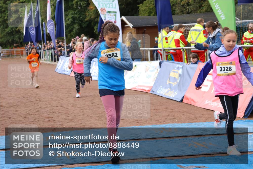 14.09.2025 - Airport Race Strokosch-Dieckow http://msf.ph/oto/8888449 14.09.2025 10:32:12 Ziel 3208, 3328, 3351, 3582 meine-sportfotos.de