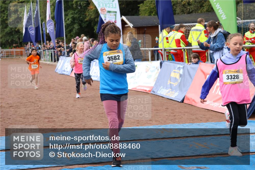 14.09.2025 - Airport Race Strokosch-Dieckow http://msf.ph/oto/8888460 14.09.2025 10:32:12 Ziel 3208, 3328, 3351, 3582 meine-sportfotos.de