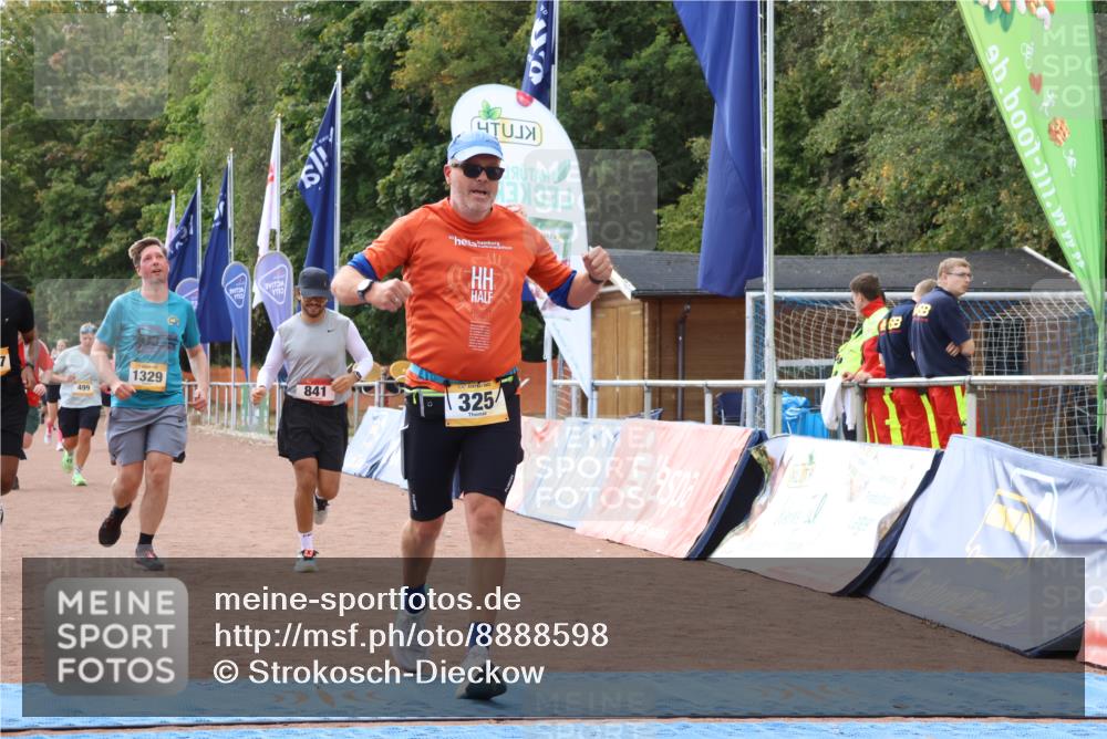 14.09.2025 - Airport Race Strokosch-Dieckow http://msf.ph/oto/8888598 14.09.2025 13:00:13 Ziel 45, 251, 325, 499, 841, 1329, 1538, 4177 meine-sportfotos.de