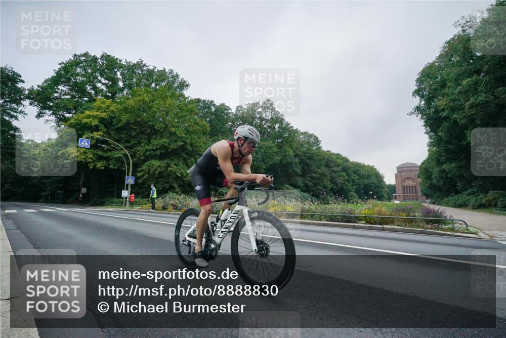 14.09.2025 - Stadtparktriathlon Michael Burmester http://msf.ph/oto/8888830 14.09.2025 08:54:04 Radfahren 309, 334, 355 meine-sportfotos.de
