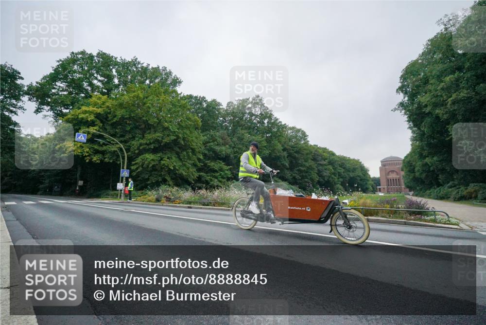 14.09.2025 - Stadtparktriathlon Michael Burmester http://msf.ph/oto/8888845 14.09.2025 08:54:45 Radfahren 331 meine-sportfotos.de