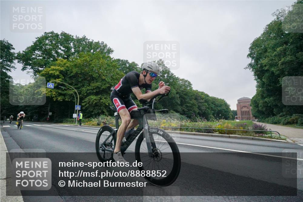 14.09.2025 - Stadtparktriathlon Michael Burmester http://msf.ph/oto/8888852 14.09.2025 08:55:11 Radfahren 344, 365, 368, 374, 377 meine-sportfotos.de