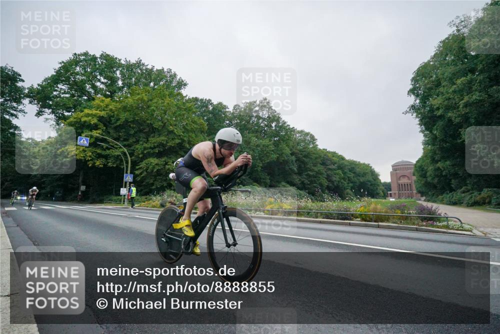 14.09.2025 - Stadtparktriathlon Michael Burmester http://msf.ph/oto/8888855 14.09.2025 08:55:12 Radfahren 344, 365, 368, 374, 377 meine-sportfotos.de